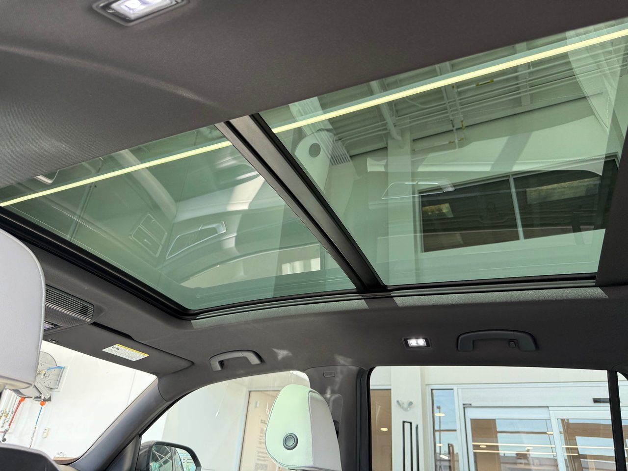2025 Volkswagen Atlas Cross Sport Execline DEMO SPECIAL