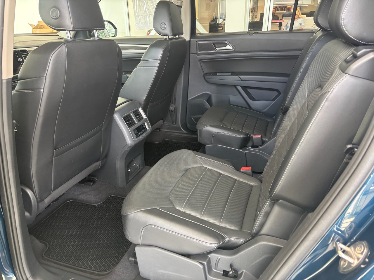 Volkswagen Atlas Highline R-LINE ENS CAPITAINE CUIR TOIT NAVIGATION 2019 JAMAIS ACCIDENTÉ