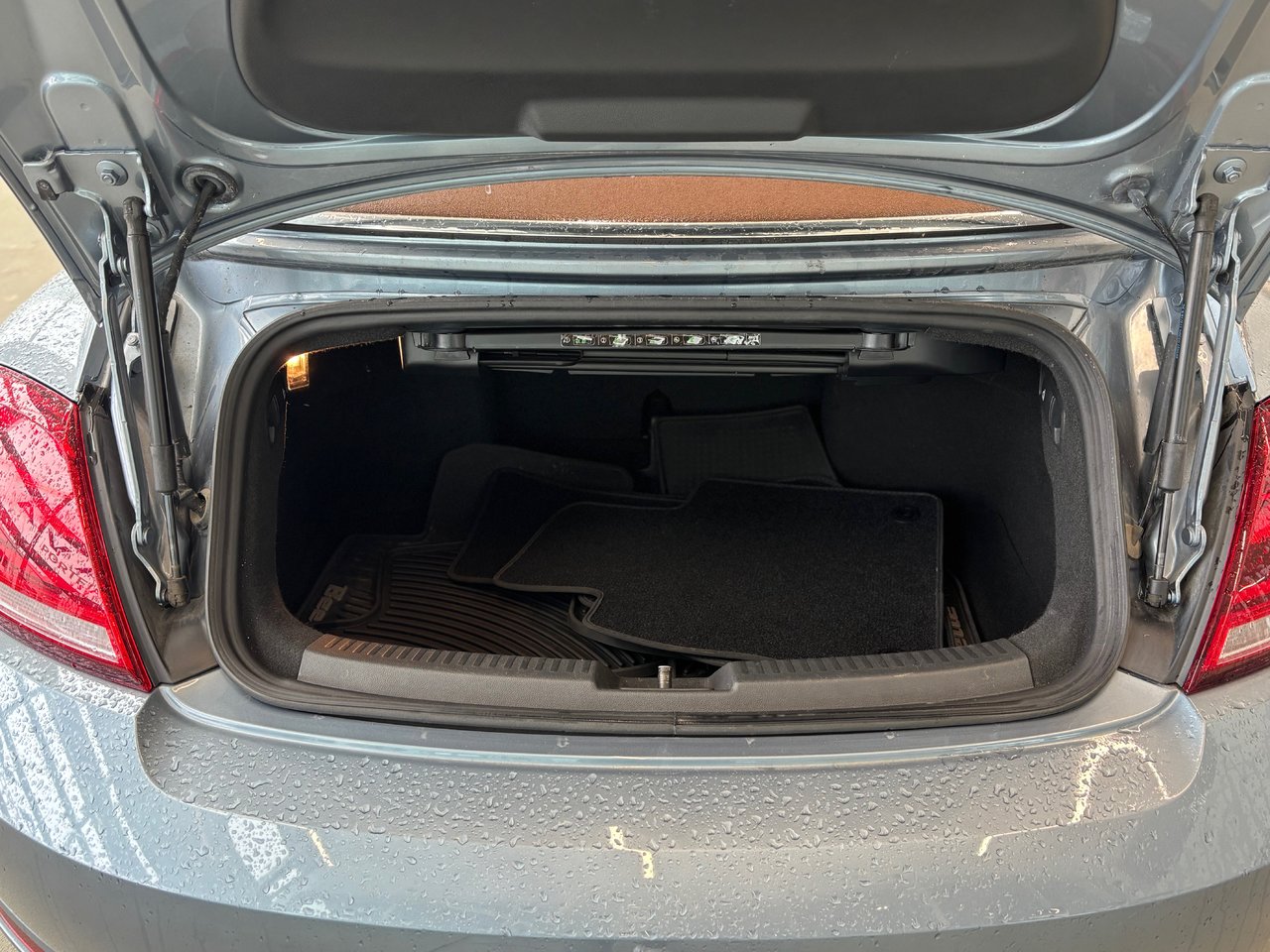 Volkswagen Beetle Convertible Wolfsburg Edition SIEGES CHAUFFANT BLUETOOTH 2019 JAMAIS ACCIDENTÉ ET RÈS RARE