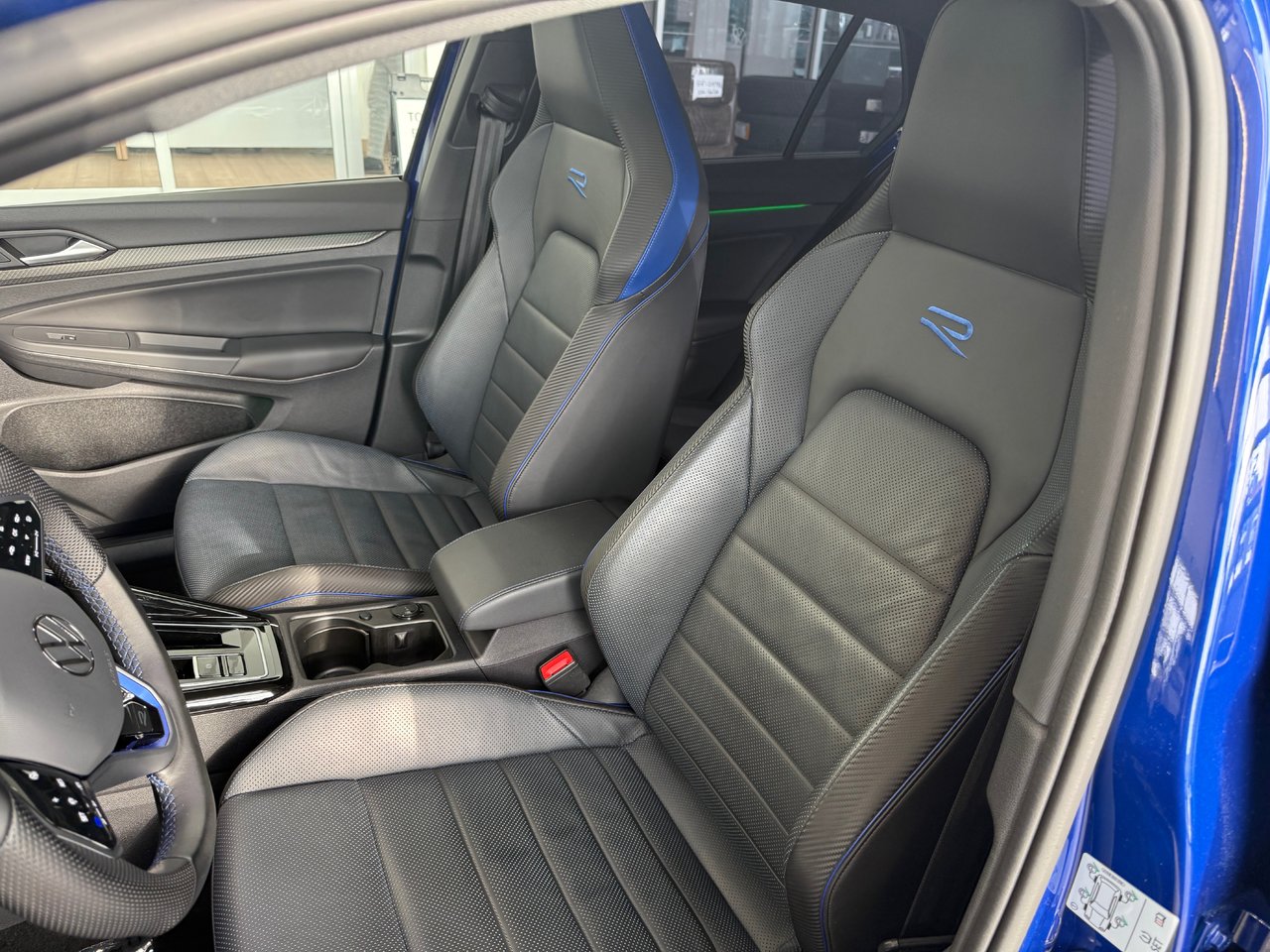 2024 Volkswagen Golf R  FINANCING AVAILABLE