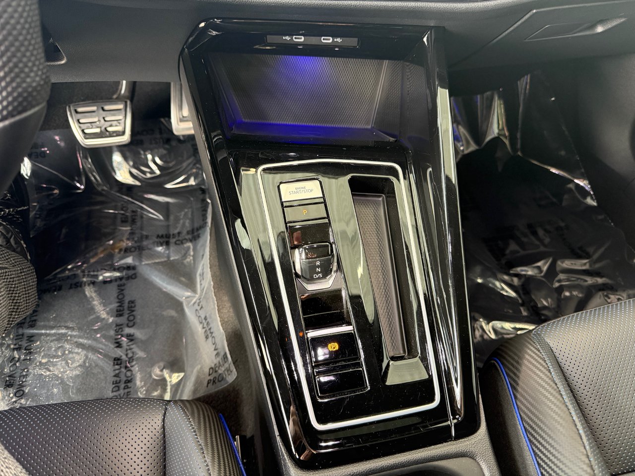 2024 Volkswagen Golf R  FINANCING AVAILABLE