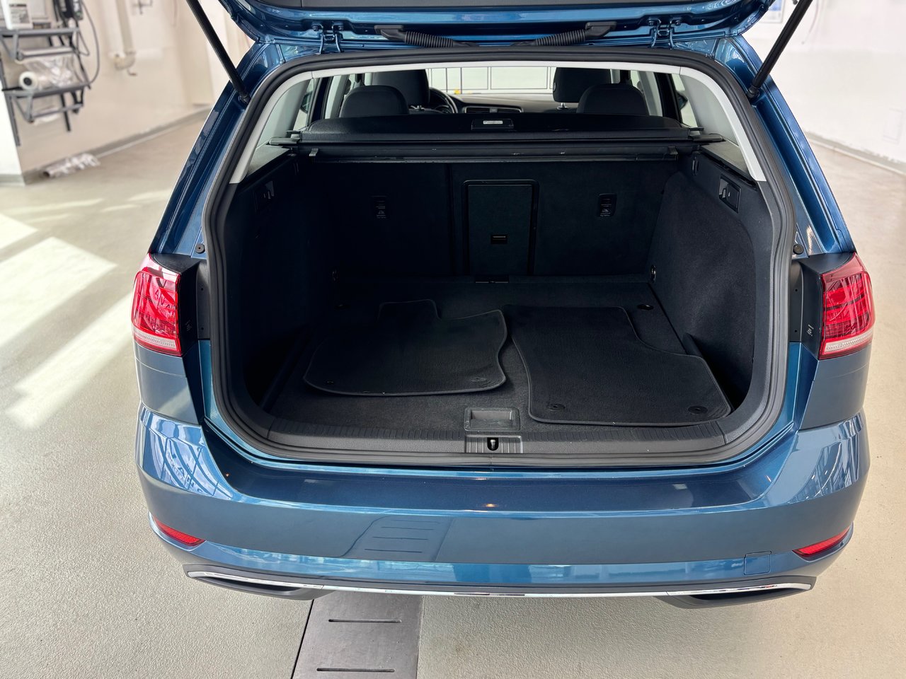 Volkswagen GOLF SPORTWAGEN COMFORTLINE 4MOTION SIEGES CHAUFFANT CERA RECUL 2019 JAMAIS ACCIDENTÉ