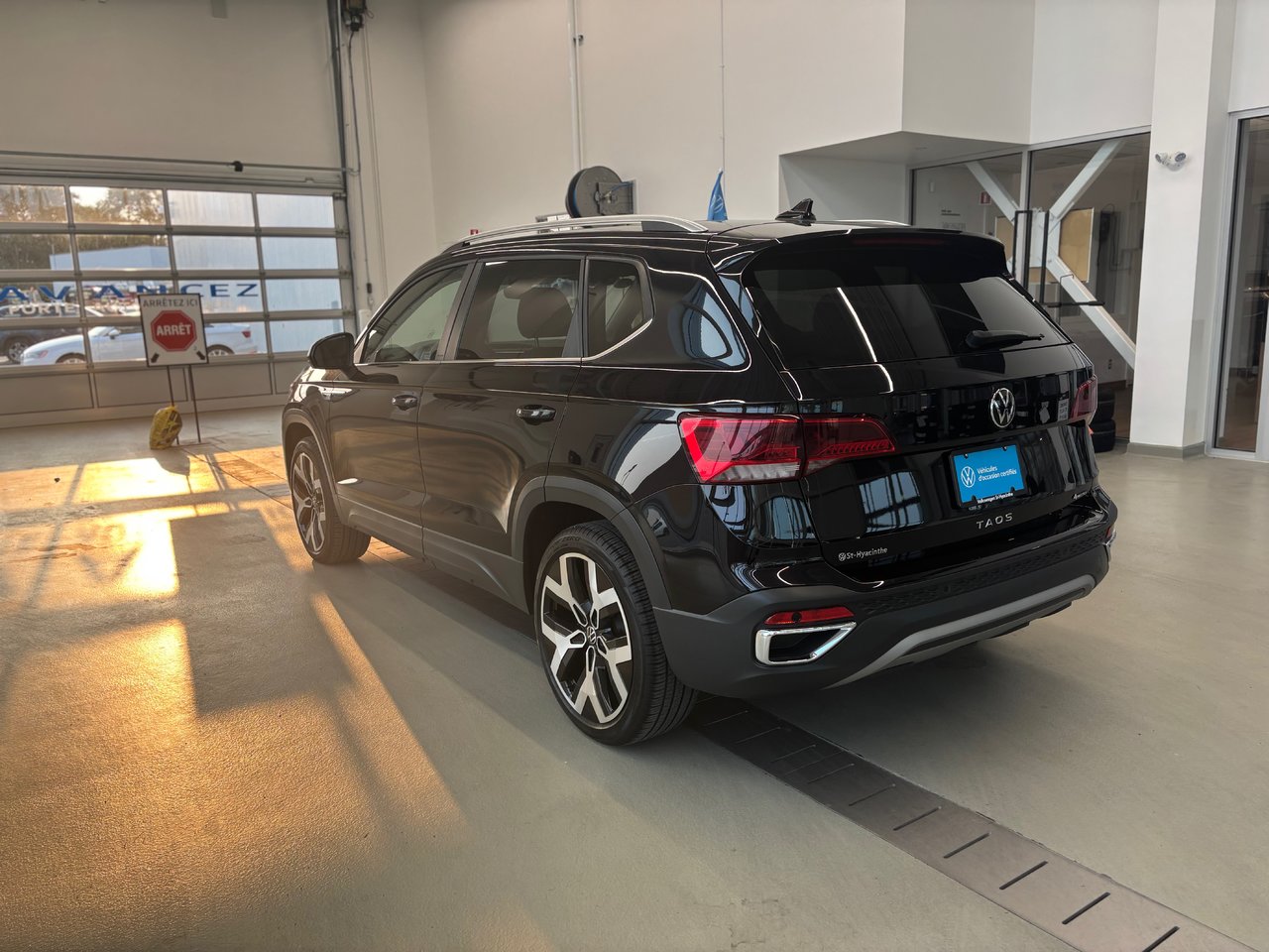 2022 Volkswagen Taos Highline TOIT PANO CUIR NAVIGATION