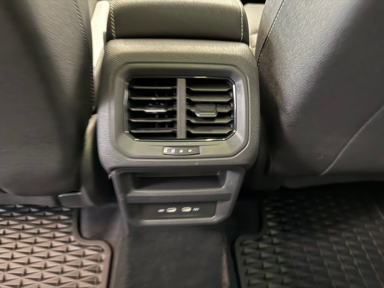 2026 Volkswagen Taos Highline 4MOTION DEMO SPECIAL