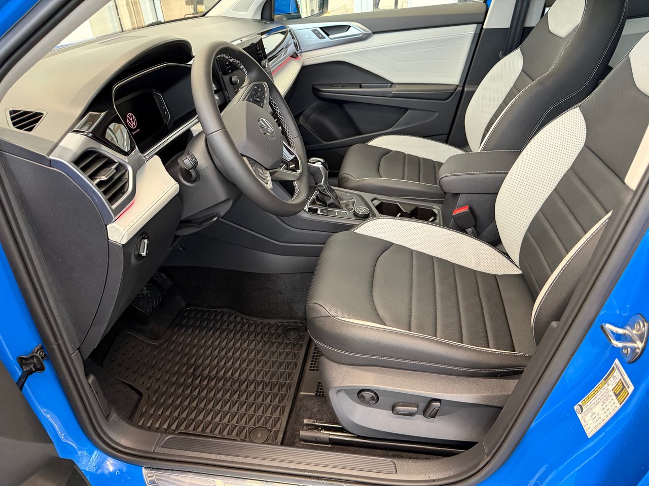 2026 Volkswagen Taos Highline 4MOTION DEMO SPECIAL