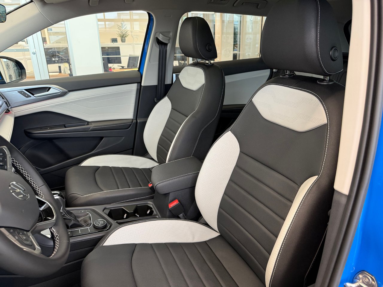 2026 Volkswagen Taos Highline 4MOTION DEMO SPECIAL