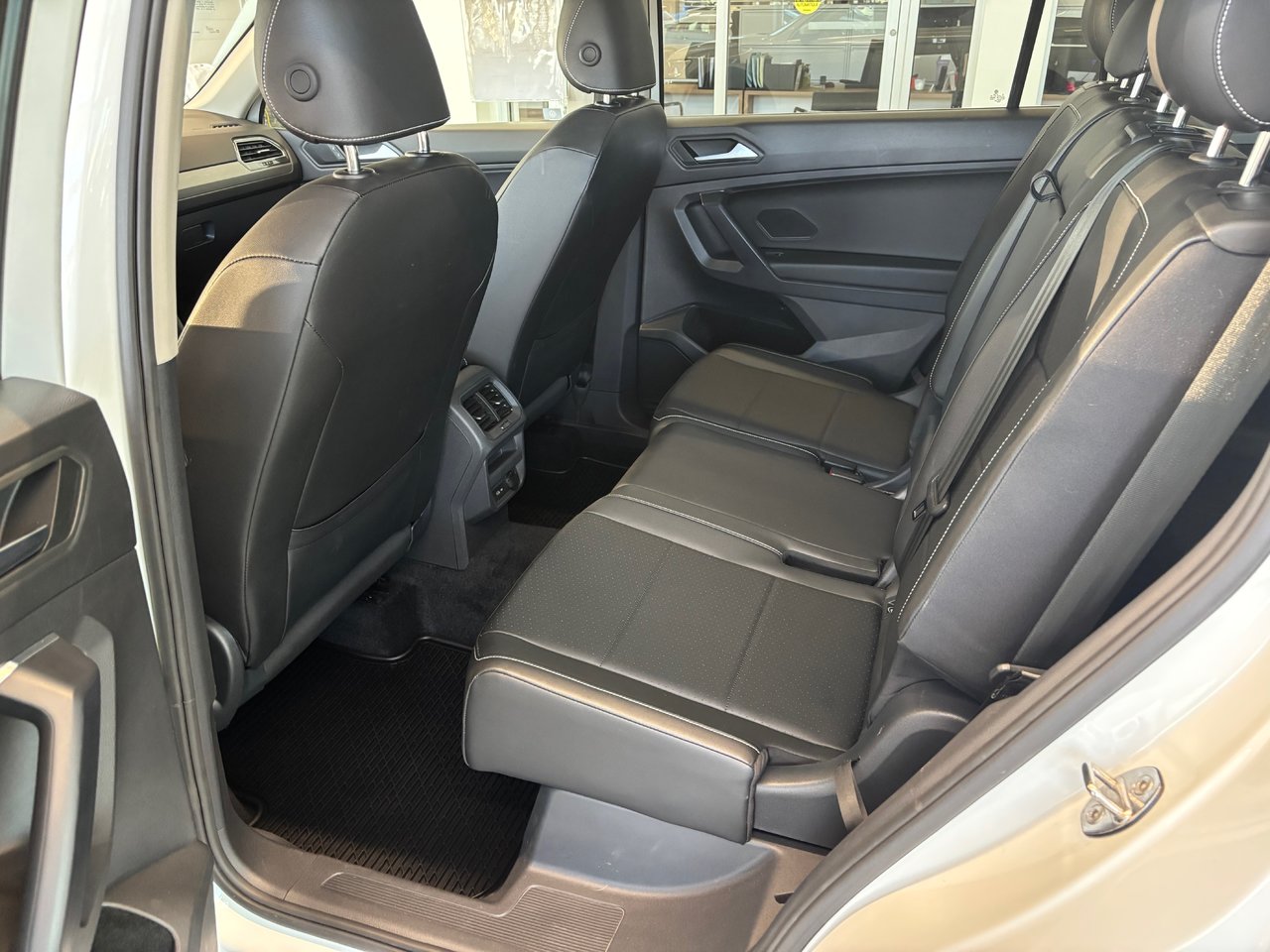 Volkswagen Tiguan COMFORTLINE TOIT PANO SIMILI CUIR 2021 JAMAIS ACCIDENTÉ
