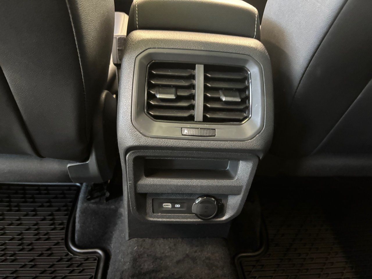 Volkswagen Tiguan COMFORTLINE TOIT PANO SIMILI CUIR 2021 JAMAIS ACCIDENTÉ