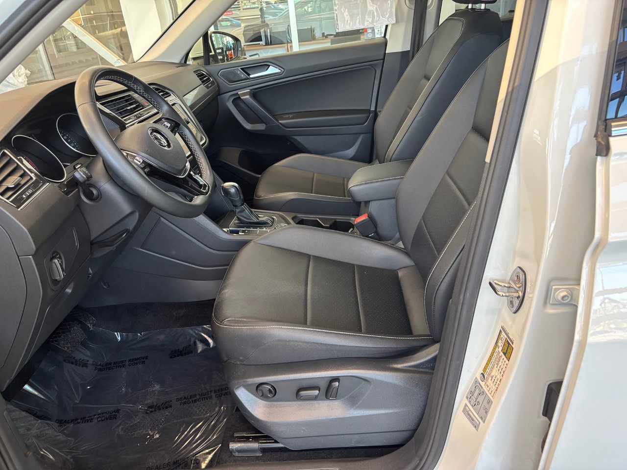 Volkswagen Tiguan COMFORTLINE TOIT PANO SIMILI CUIR 2021 JAMAIS ACCIDENTÉ