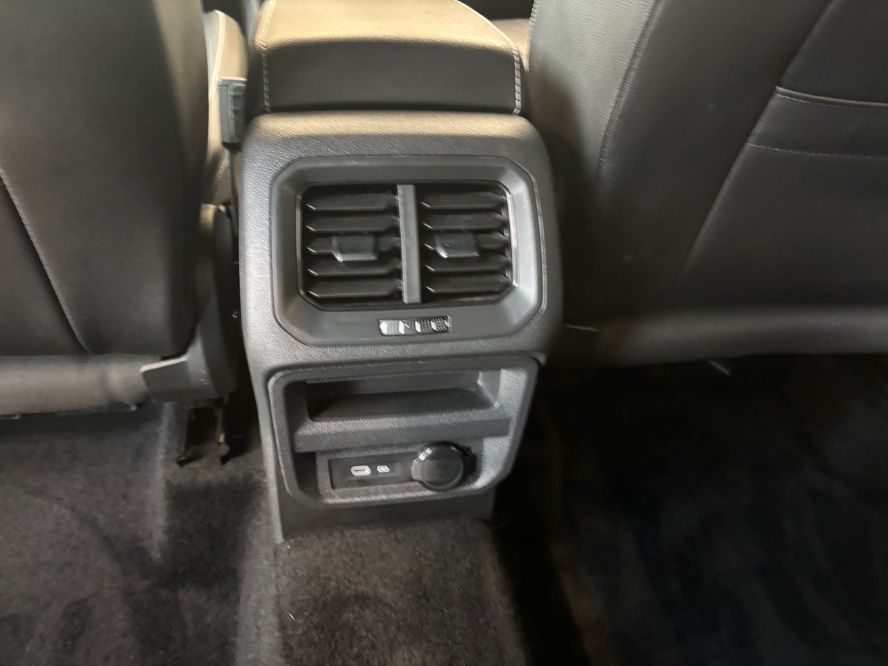 Volkswagen Tiguan Highline R-LINE CUIR TOIT NAVIGATION 2021 JAMAIS ACCIDENTÉ