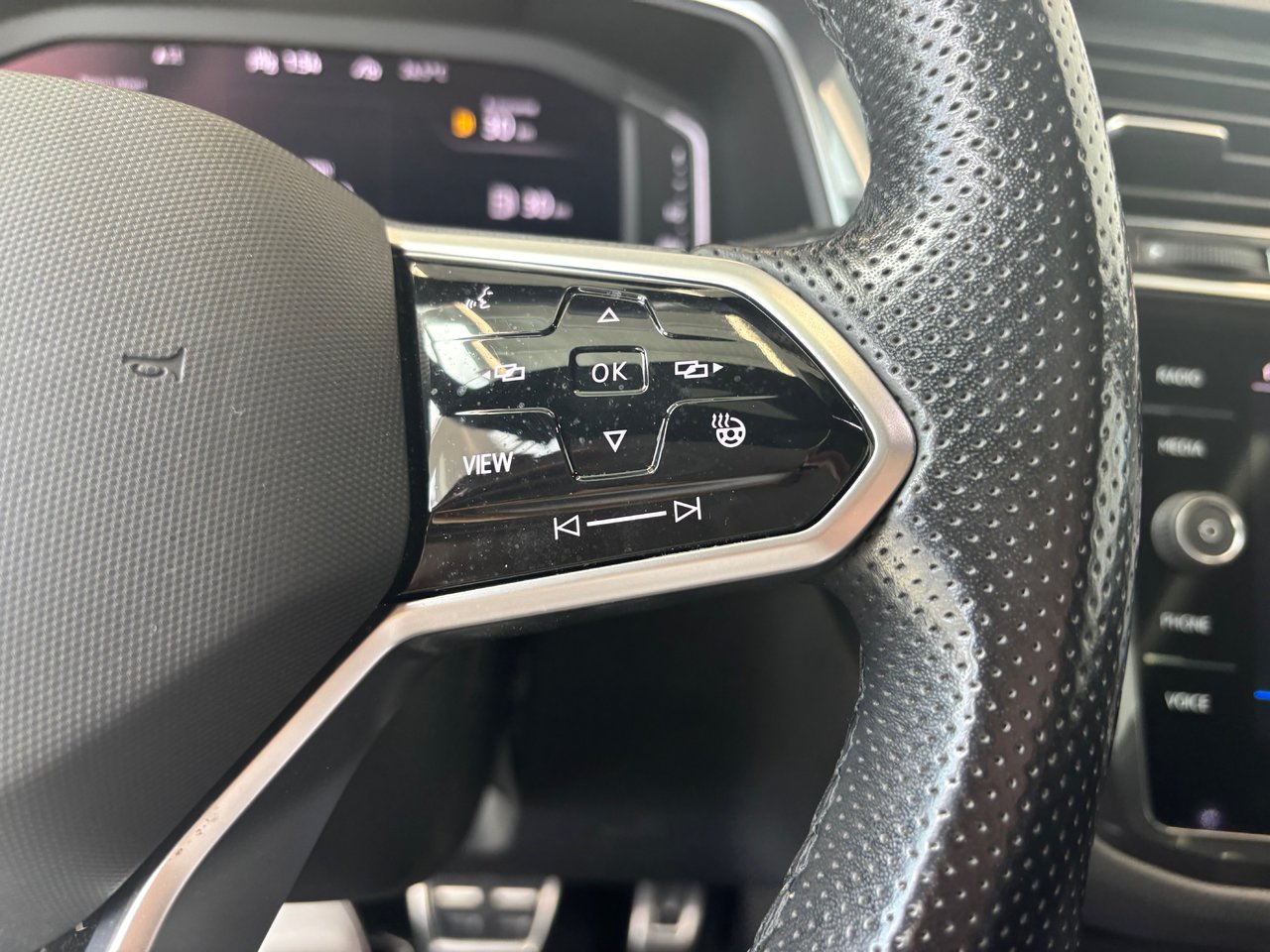 2022 Volkswagen Tiguan Comfortline R-Line Black Edition TOIT PANO SIMILIC