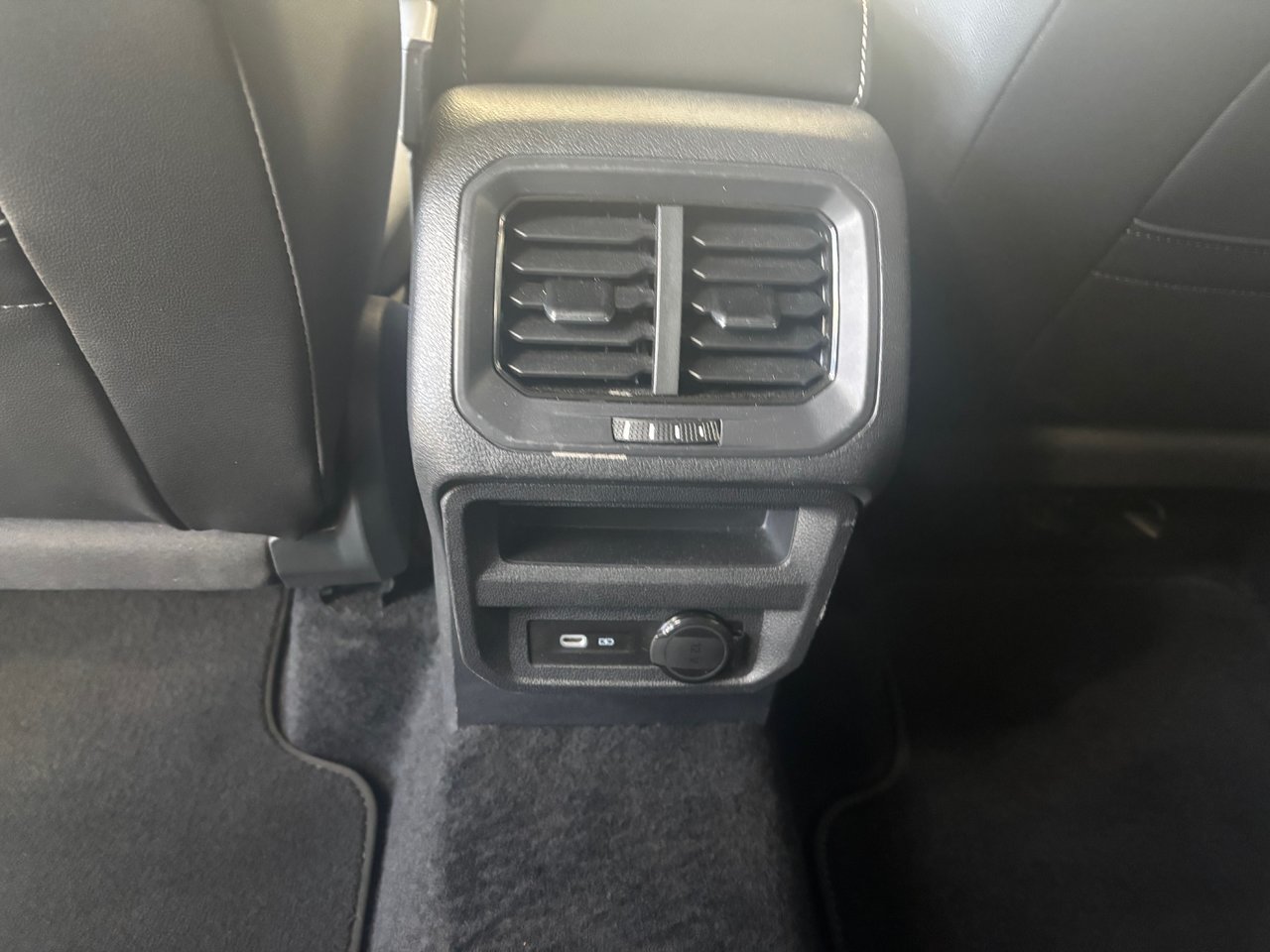 Volkswagen Tiguan Comfortline R-Line Black Edition TOIT PANO 2022 JAMAIS ACCIDENTÉ