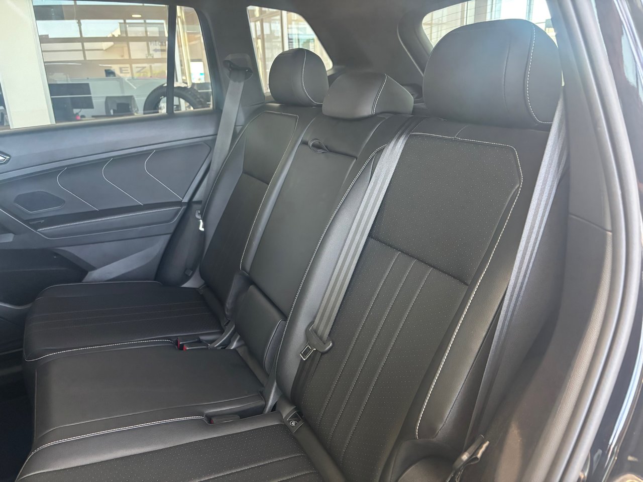 Volkswagen Tiguan Comfortline R-Line Black Edition TOIT PANO 2022 JAMAIS ACCIDENTÉ