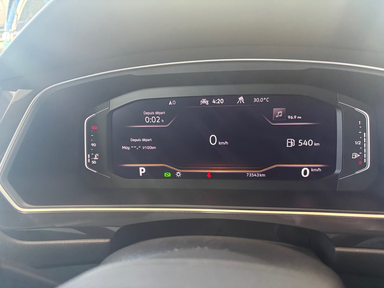 Volkswagen Tiguan Comfortline R-Line Black Edition TOIT PANO 2022 JAMAIS ACCIDENTÉ