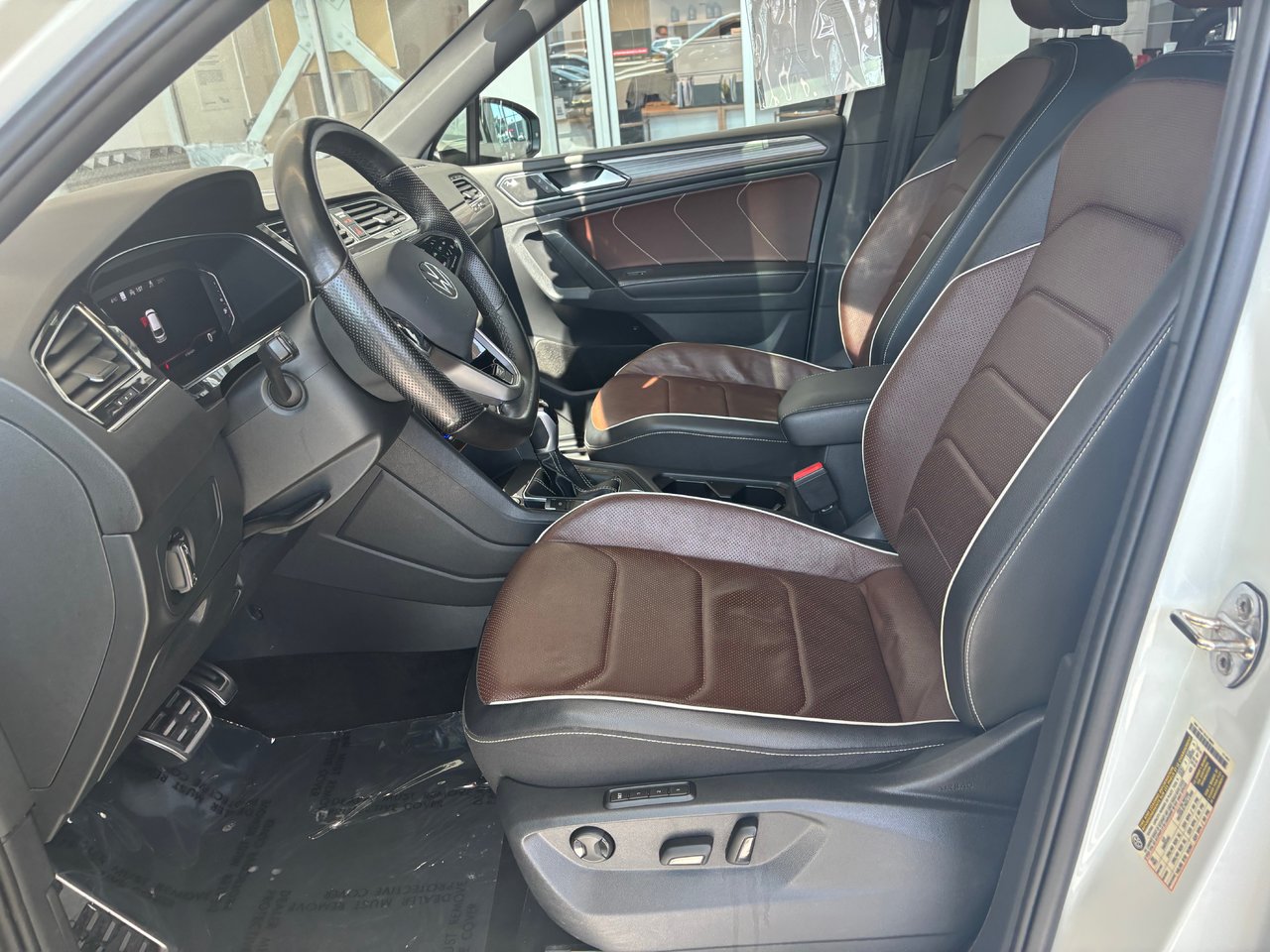 Volkswagen Tiguan Highline R-Line TOIT PANO INTERIEUR DE CUIR 2022 JAMAIS ACCIDENTÉ