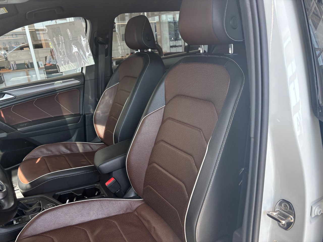 Volkswagen Tiguan Highline R-Line TOIT PANO INTERIEUR DE CUIR 2022 JAMAIS ACCIDENTÉ