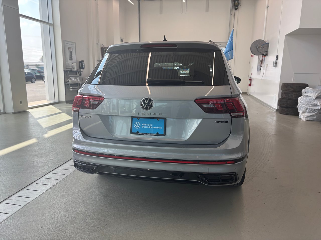 Volkswagen Tiguan Comfortline R-Line Black Edition TOIT 2023 A PARTIR DE 4.39%