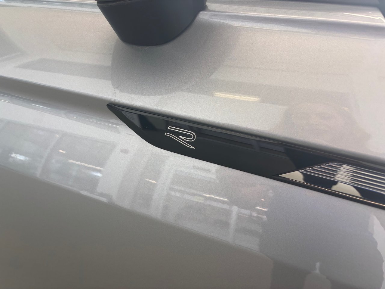 Volkswagen Tiguan Comfortline R-Line Black Edition TOIT 2023 A PARTIR DE 4.39%