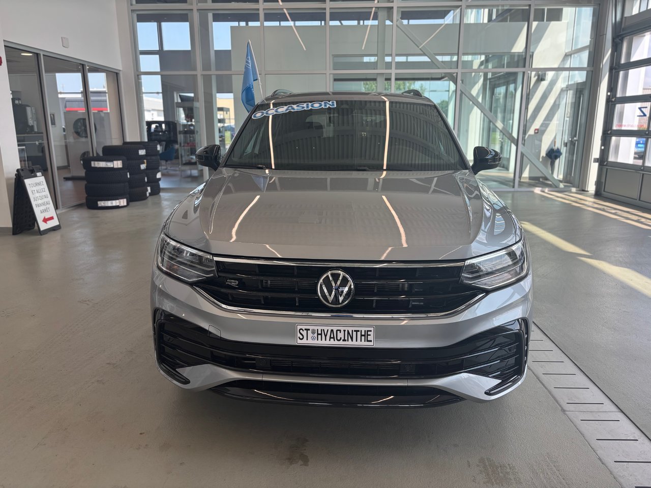 Volkswagen Tiguan Comfortline R-Line Black Edition SIMILICUIR TOIT 2023 A PARTIR DE 4.39%