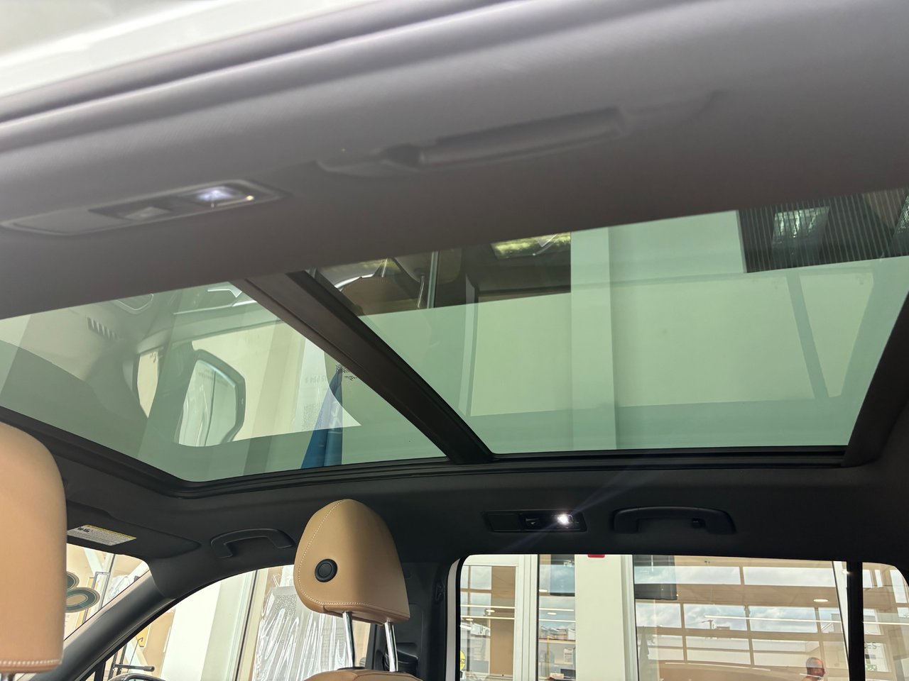 Volkswagen Tiguan Comfortline R-Line Black Edition TOIT PANO 2023 A PARTIR DE 4.39%