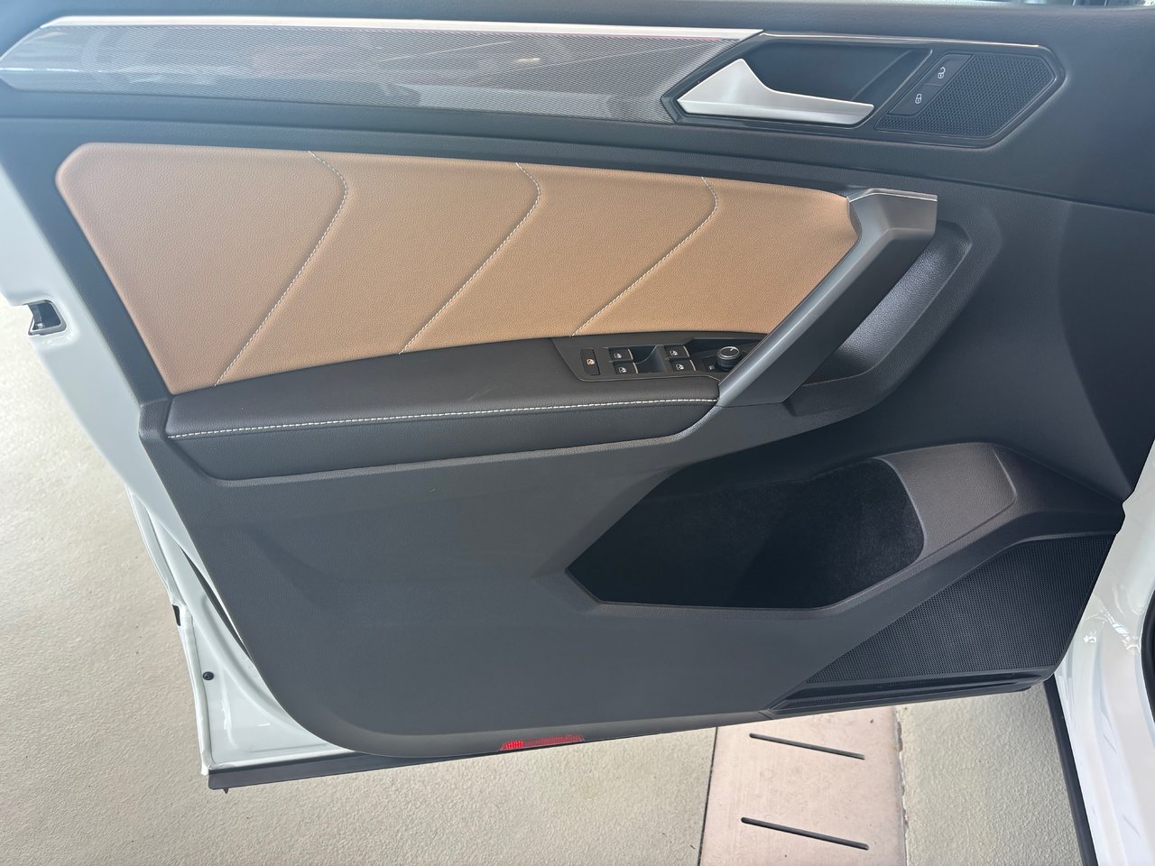 Volkswagen Tiguan Comfortline R-Line Black Edition TOIT PANO 2023 A PARTIR DE 4.39%