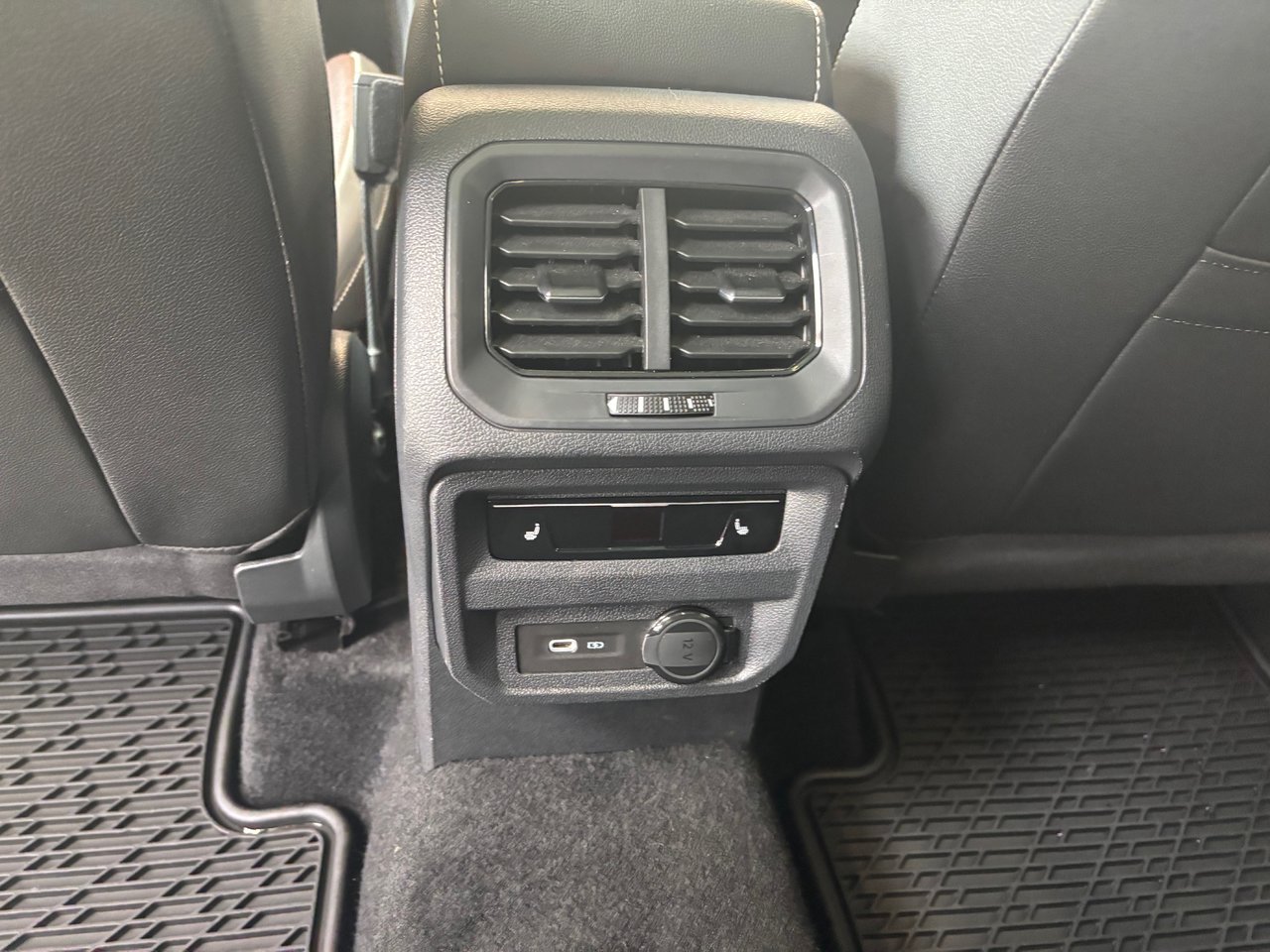 2023 Volkswagen Tiguan Highline R-Line TOIT PANO CUIR NAVIGATION