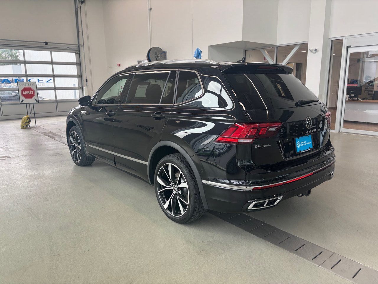 2023 Volkswagen Tiguan Highline R-Line TOIT PANO CUIR NAVIGATION