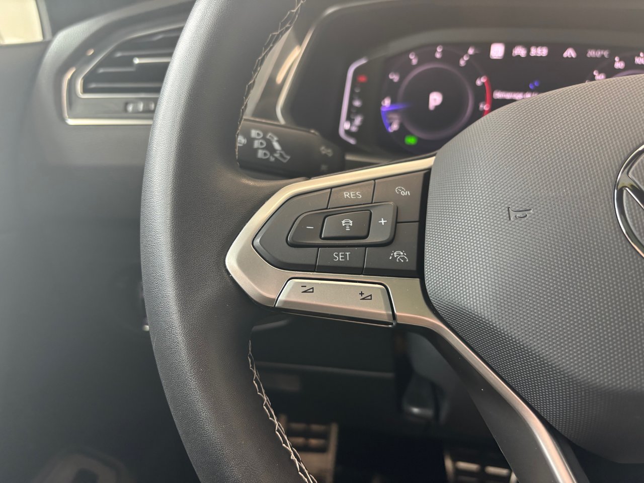 2023 Volkswagen Tiguan Highline R-Line TOIT PANO CUIR NAVIGATION