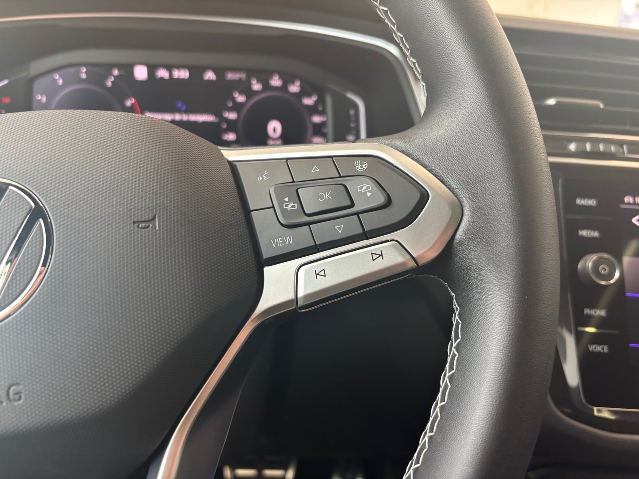 2023 Volkswagen Tiguan Highline R-Line TOIT PANO CUIR NAVIGATION