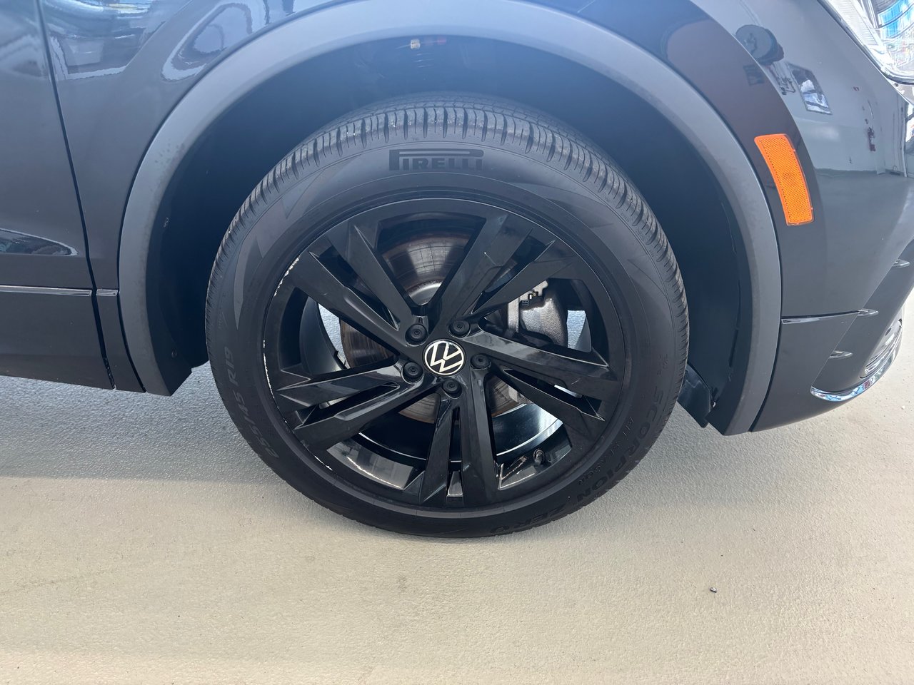 2023 Volkswagen Tiguan Comfortline R-Line Black Edition