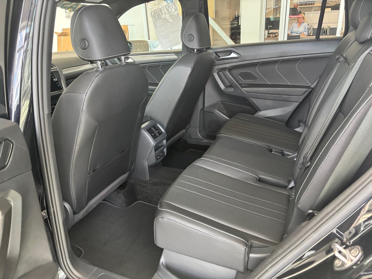 2023 Volkswagen Tiguan Comfortline R-Line Black Edition