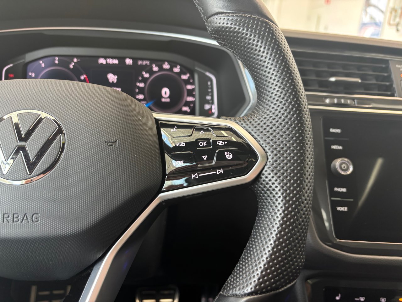 2023 Volkswagen Tiguan Comfortline R-Line Black Edition