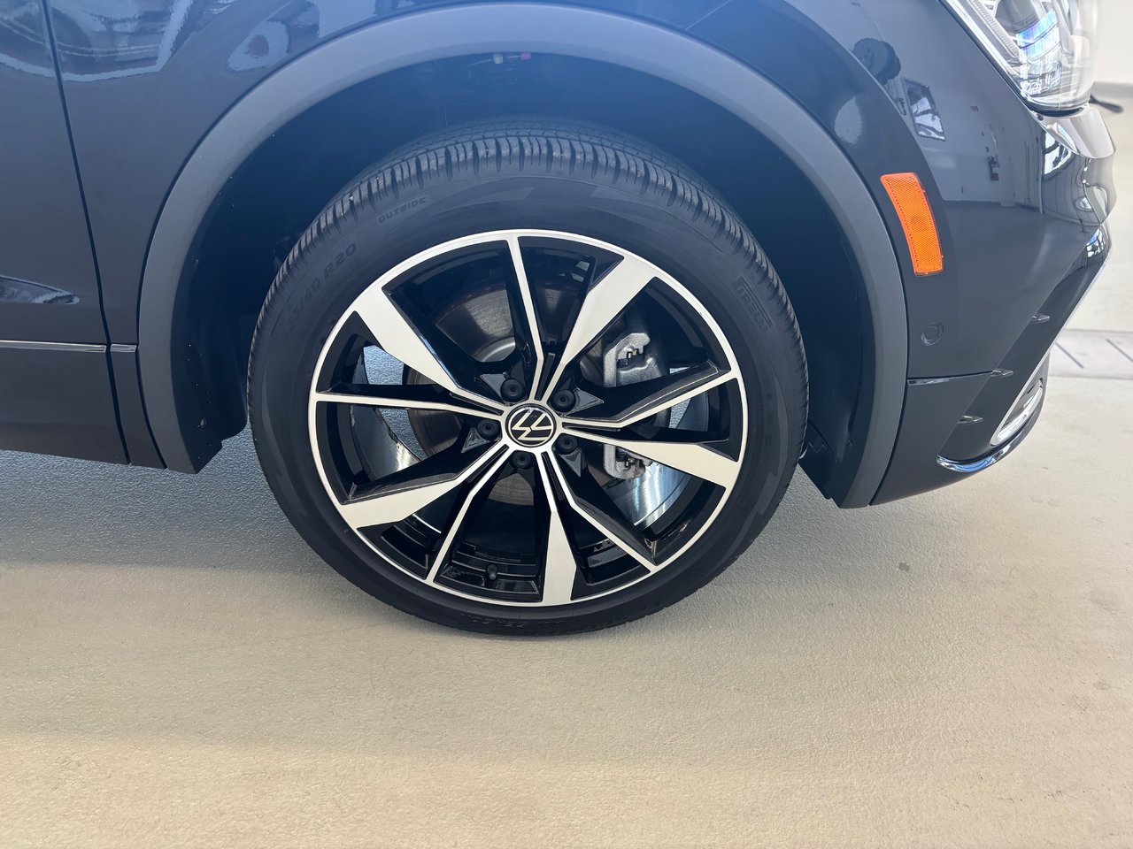 Volkswagen Tiguan Highline R-Line CUIR TOIT PANO NAVIGATION 2023 JAMAIS ACCIDENTÉ
