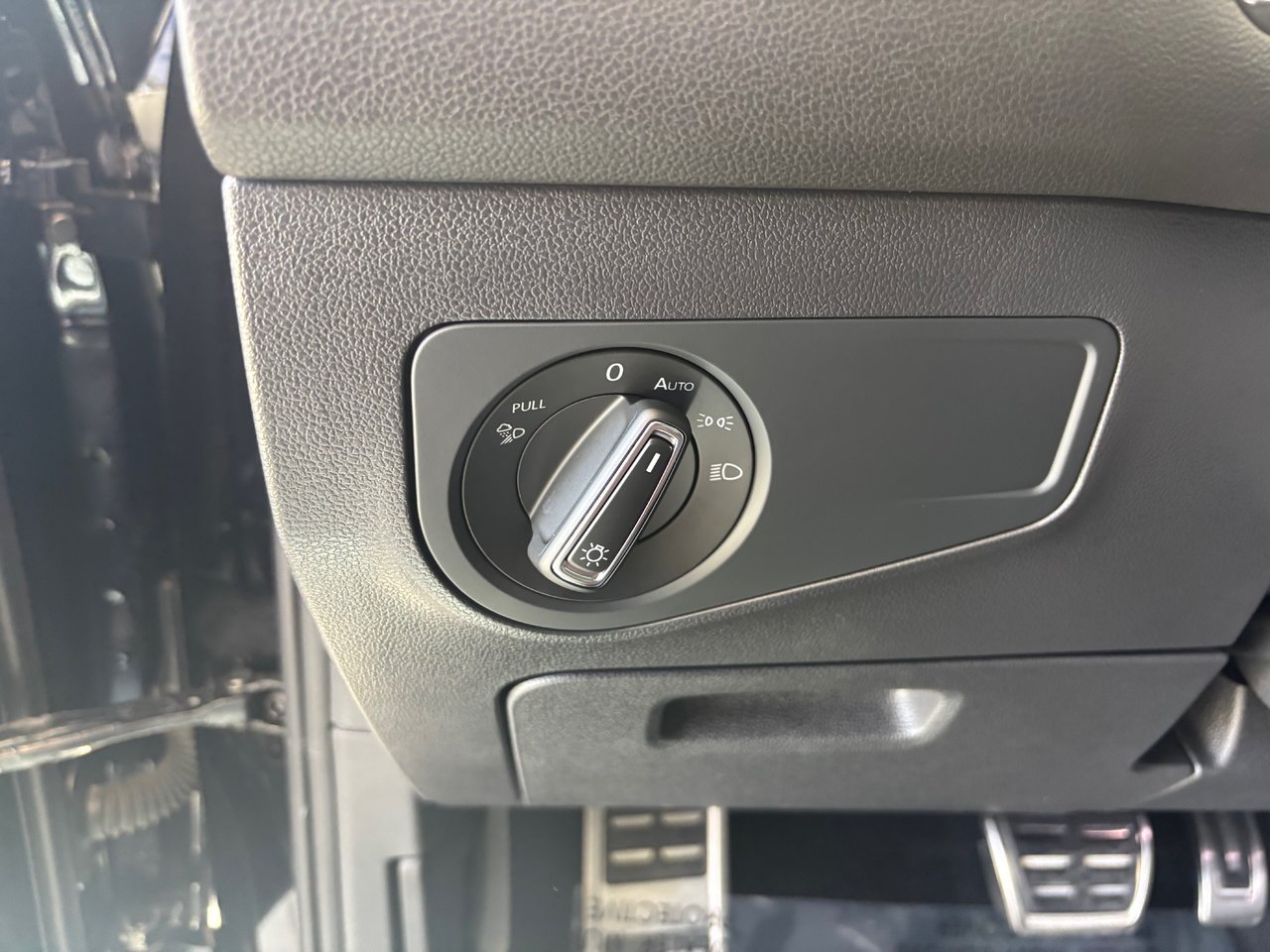 Volkswagen Tiguan Highline R-Line CUIR TOIT PANO NAVIGATION 2023 JAMAIS ACCIDENTÉ