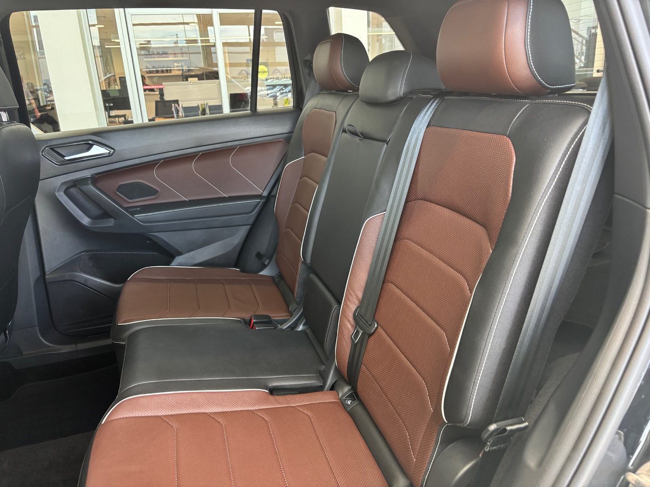Volkswagen Tiguan Highline R-Line CUIR TOIT PANO NAVIGATION 2023 JAMAIS ACCIDENTÉ