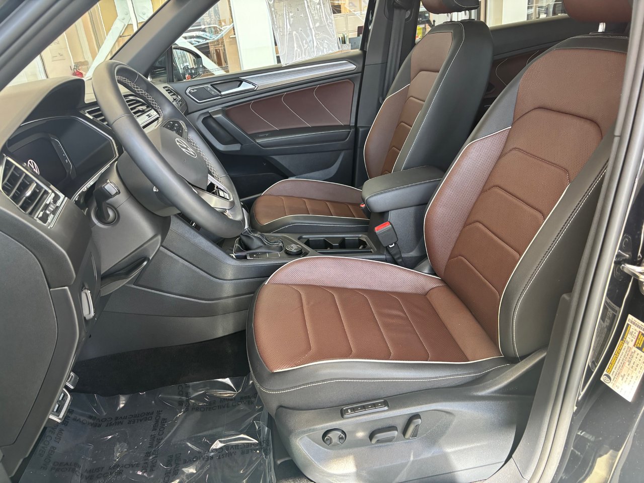 Volkswagen Tiguan Highline R-Line CUIR TOIT PANO NAVIGATION 2023 JAMAIS ACCIDENTÉ