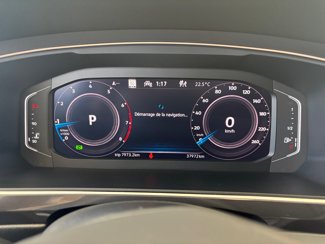 Volkswagen Tiguan Highline R-Line CUIR TOIT PANO NAVIGATION 2023 JAMAIS ACCIDENTÉ