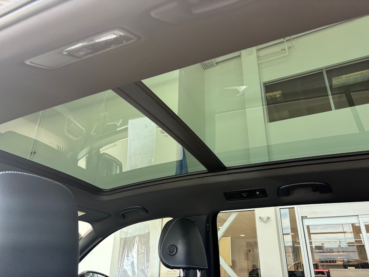 Volkswagen Tiguan Highline R-Line CUIR TOIT PANO NAVIGATION 2023 JAMAIS ACCIDENTÉ