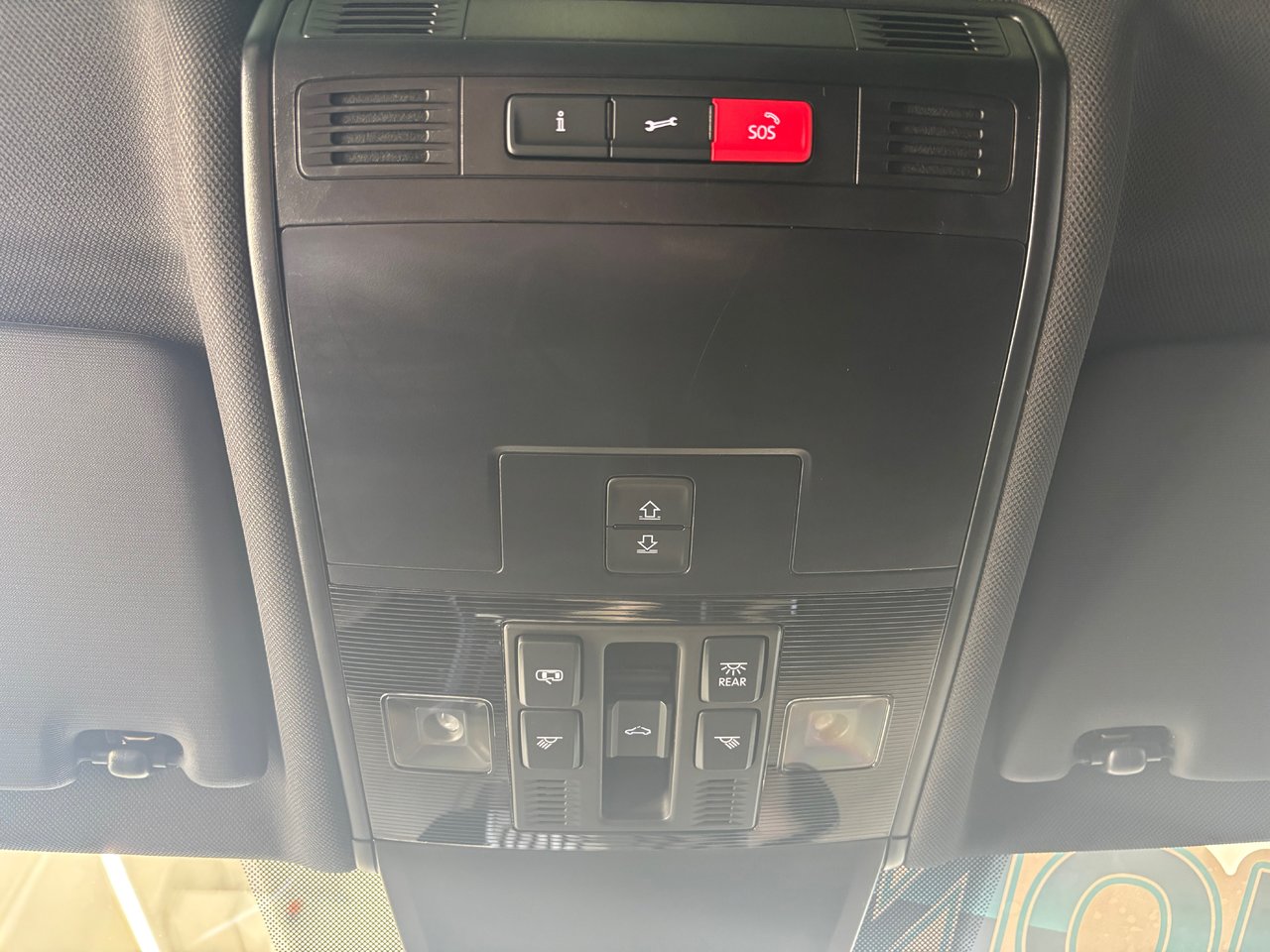 Volkswagen Tiguan Highline R-Line CUIR TOIT PANO NAVIGATION 2023 JAMAIS ACCIDENTÉ