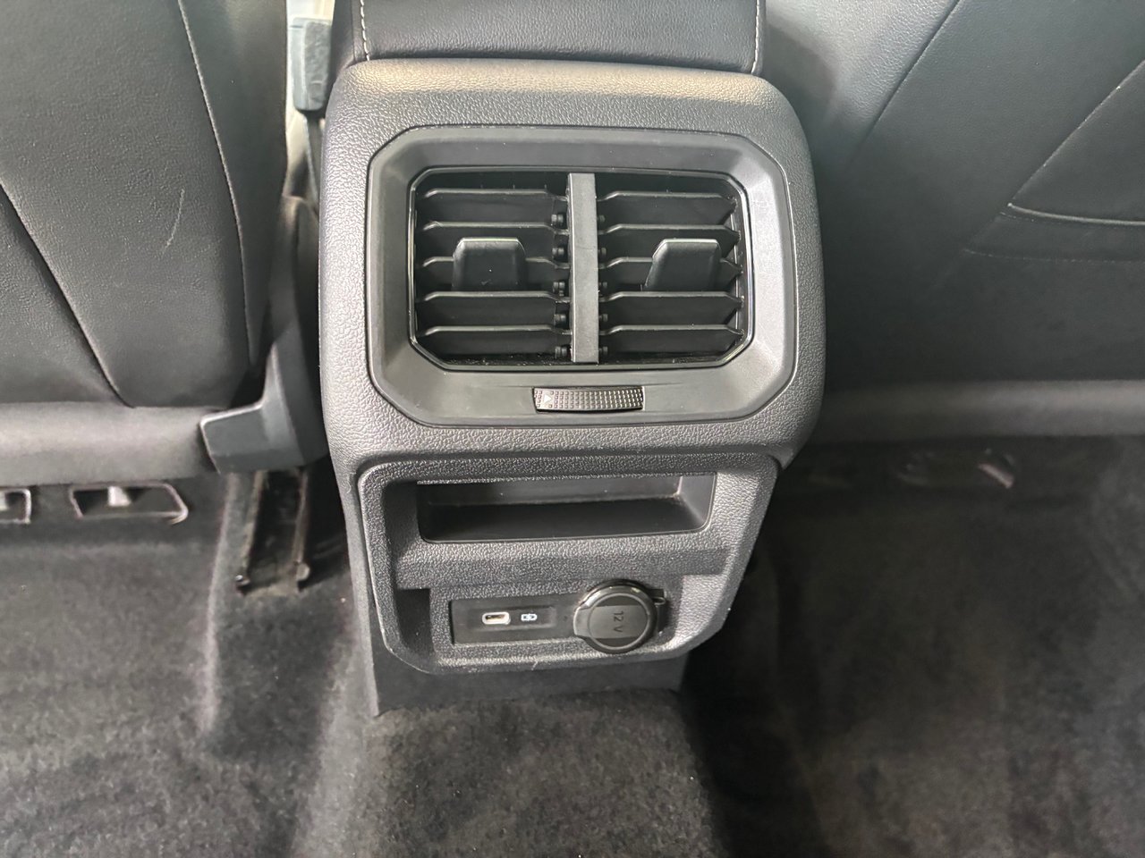 Volkswagen Tiguan Comfortline R-Line Black Edition TOIT PANO 2023 JAMAIS ACCIDENTÉ