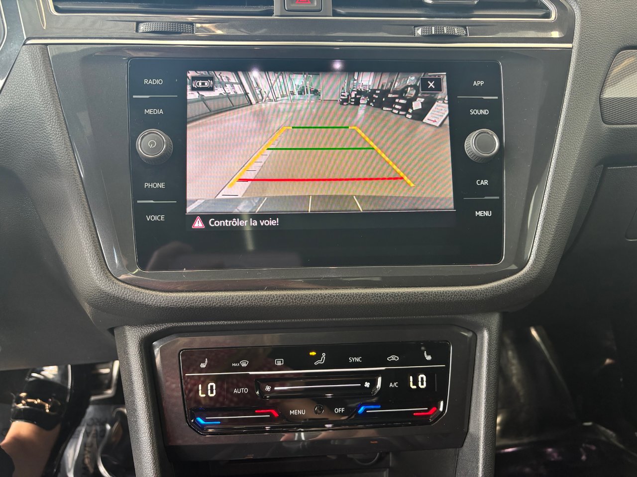 Volkswagen Tiguan Comfortline R-Line Black Edition TOIT PANO 2023 JAMAIS ACCIDENTÉ