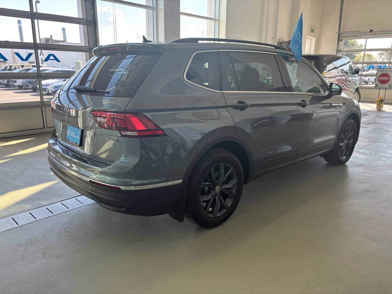 Volkswagen Tiguan Comfortline TOIT PANO SIMILICUIR AWD 2023 JAMAIS ACCIDENTÉ