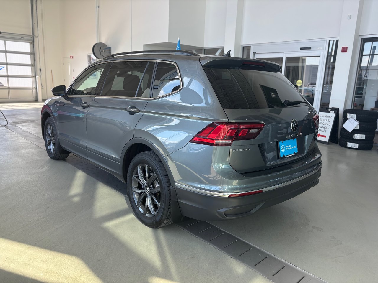 Volkswagen Tiguan Comfortline TOIT PANO SIMILICUIR AWD 2023 JAMAIS ACCIDENTÉ