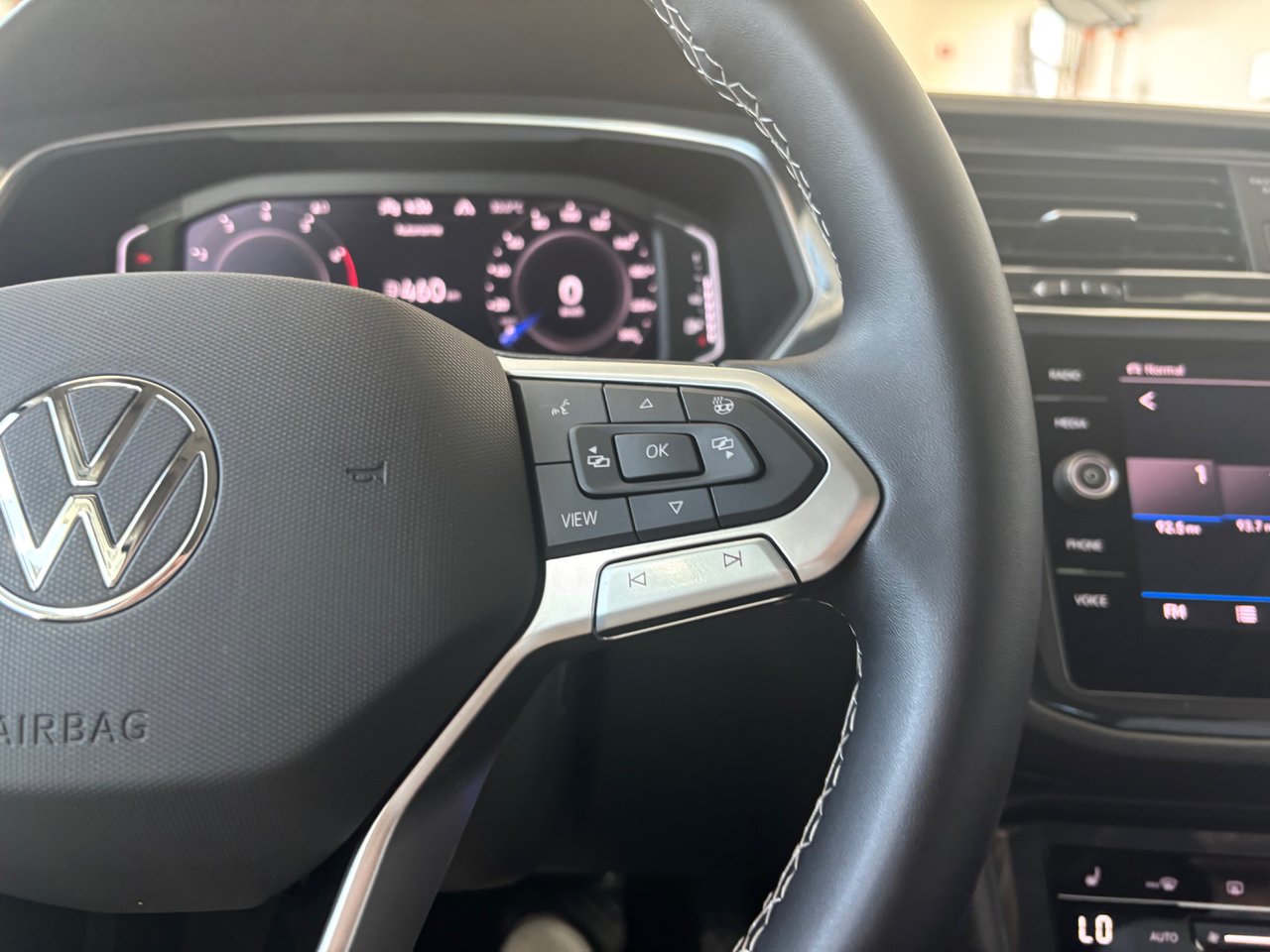 Volkswagen Tiguan Comfortline TOIT PANO SIMILICUIR AWD 2023 JAMAIS ACCIDENTÉ