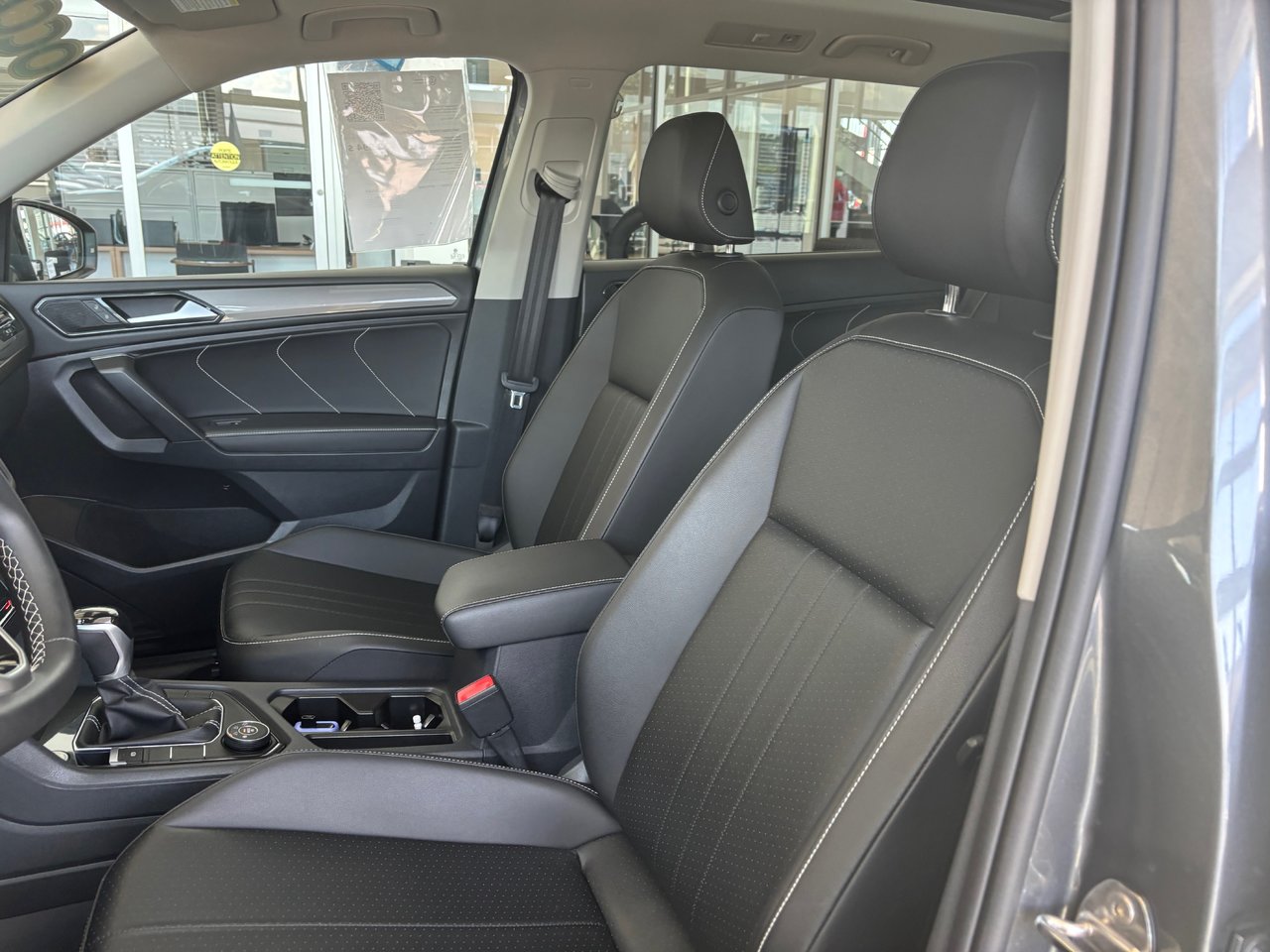 Volkswagen Tiguan Comfortline TOIT PANO SIMILICUIR AWD 2023 JAMAIS ACCIDENTÉ