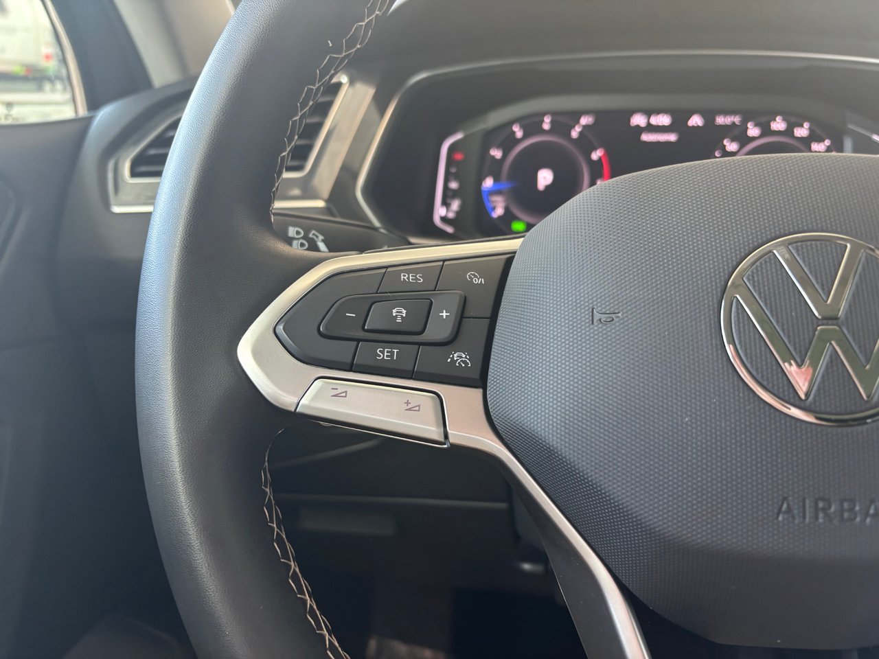 Volkswagen Tiguan Comfortline TOIT PANO SIMILICUIR AWD 2023 JAMAIS ACCIDENTÉ