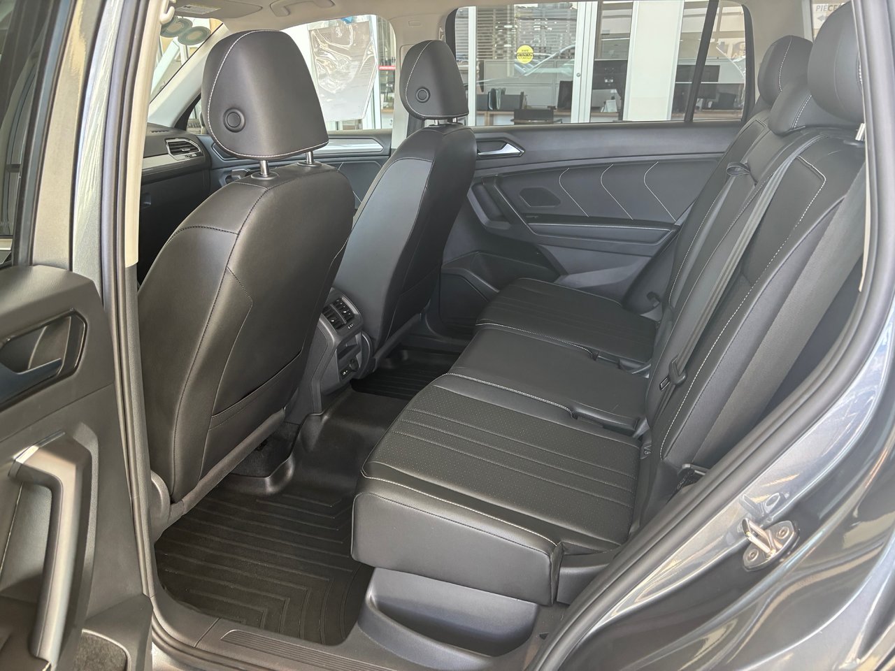 Volkswagen Tiguan Comfortline TOIT PANO SIMILICUIR AWD 2023 JAMAIS ACCIDENTÉ