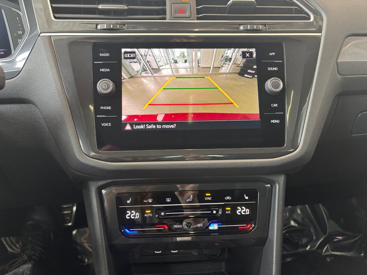 Volkswagen Tiguan Comfortline R-Line Black Edition 2024 COMME UN NEUF MAIS A UN PRIX USAGÉ