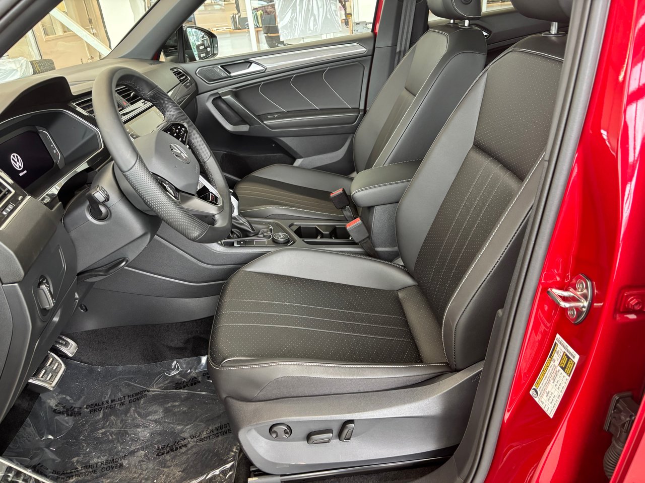 Volkswagen Tiguan Comfortline R-Line Black Edition 2024 COMME UN NEUF MAIS A UN PRIX USAGÉ