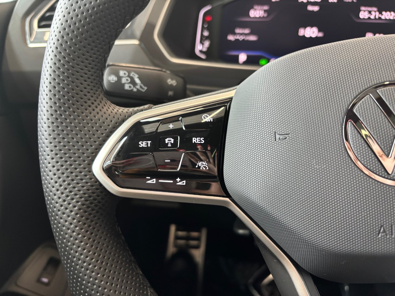 Volkswagen Tiguan Comfortline R-Line Black Edition 2024 COMME UN NEUF MAIS A UN PRIX USAGÉ